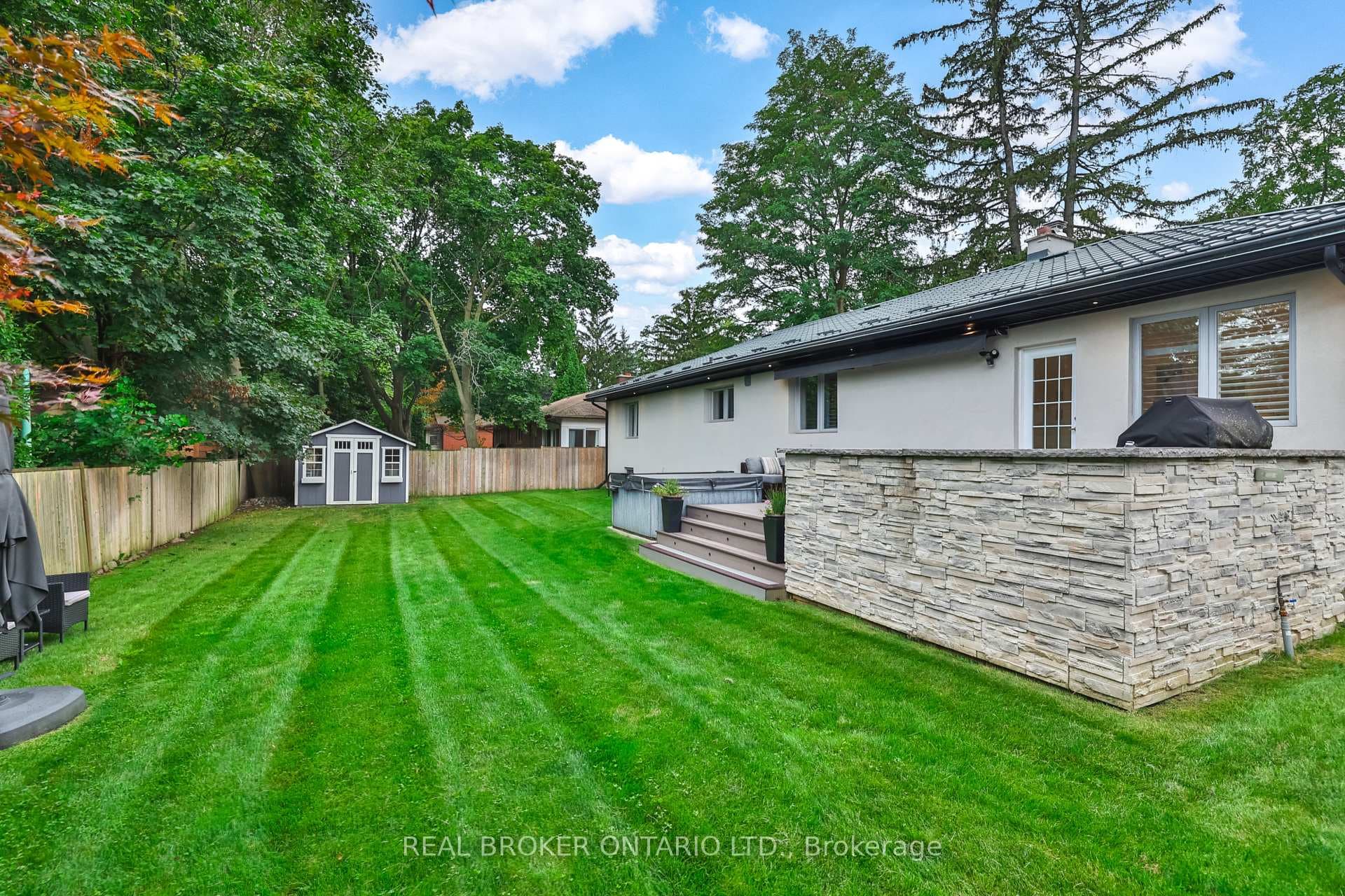2054 Rebecca Street photo 40