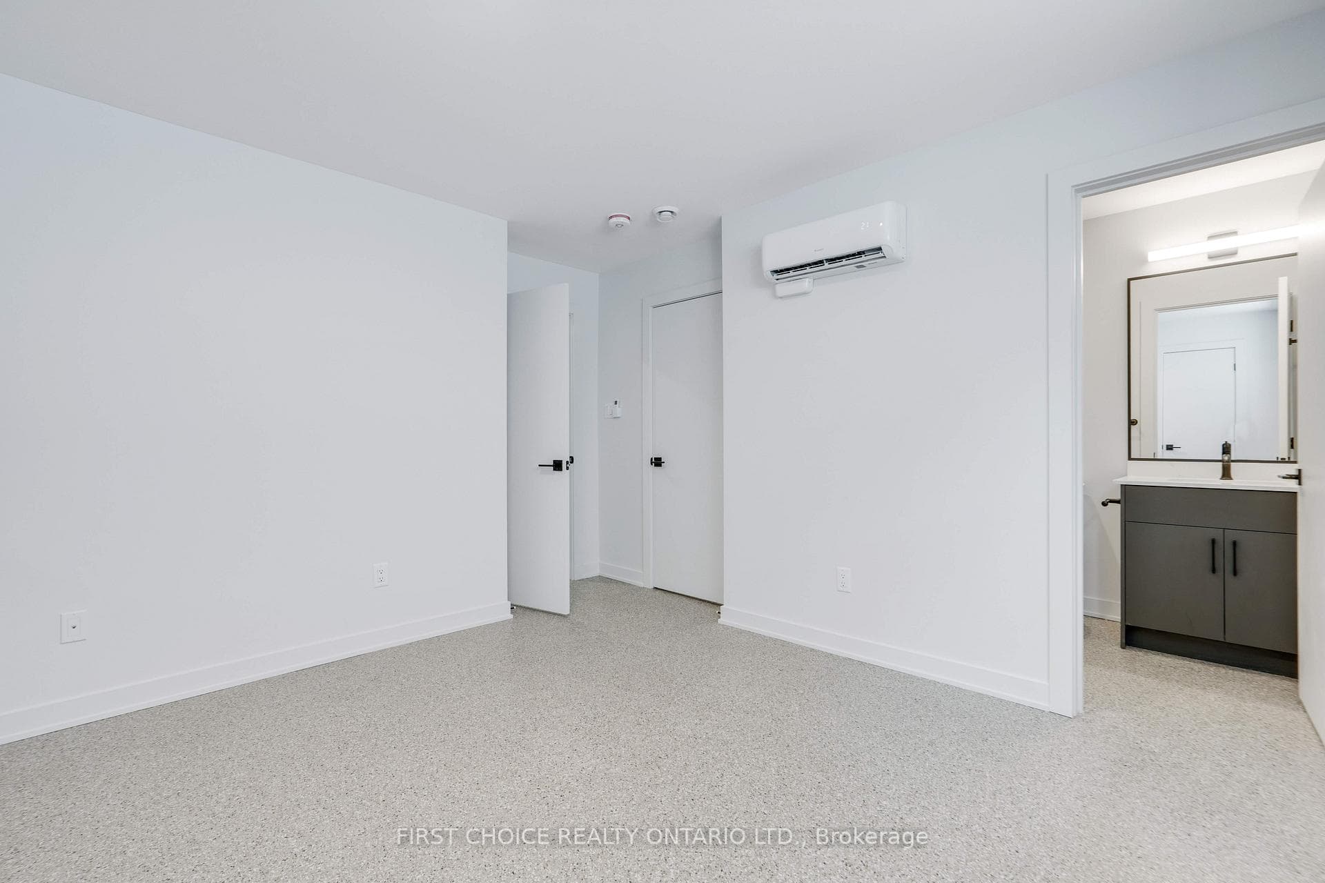 65 Tower Road photo 16