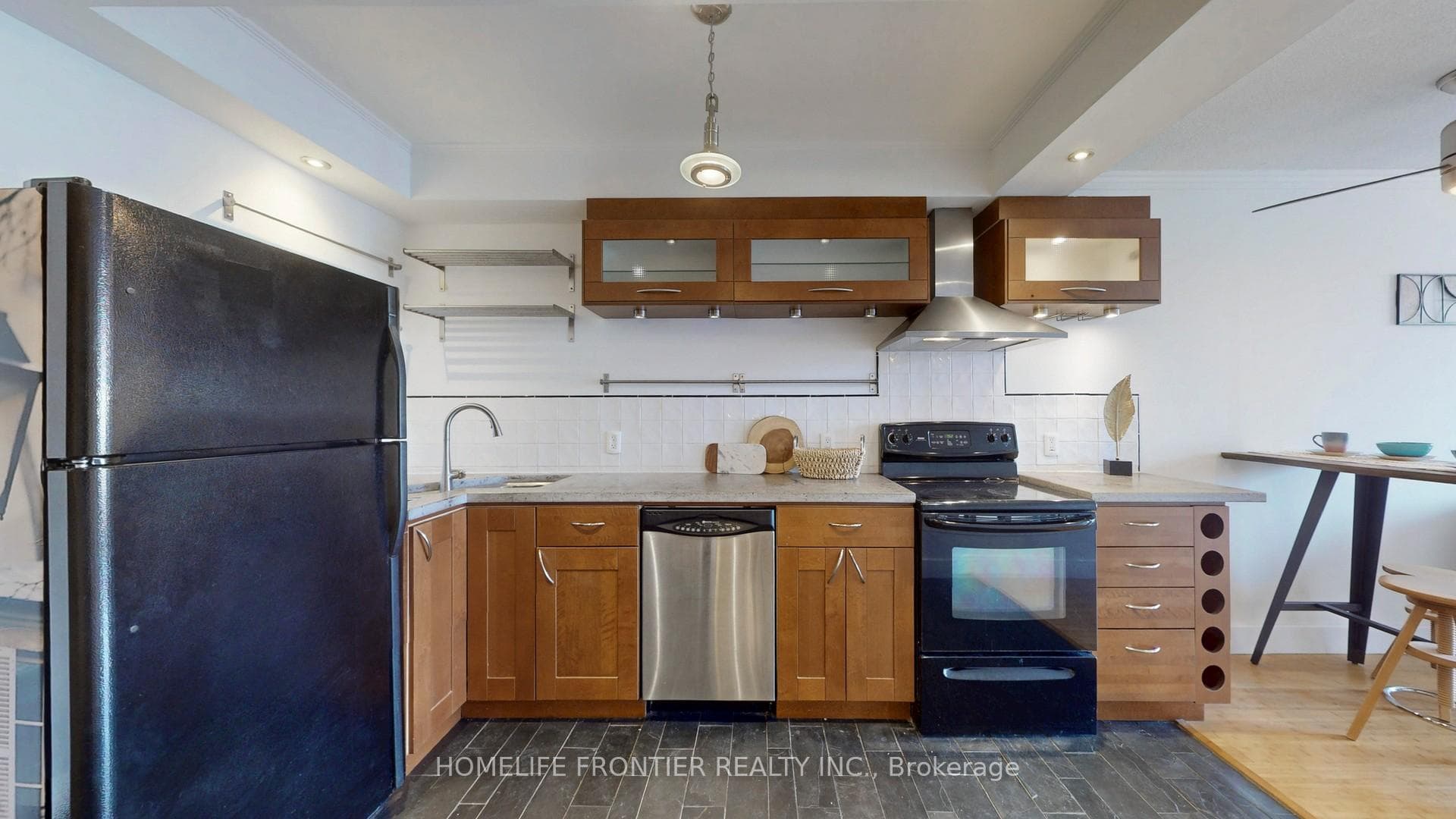284 Bloor Street Unit 806 photo 5