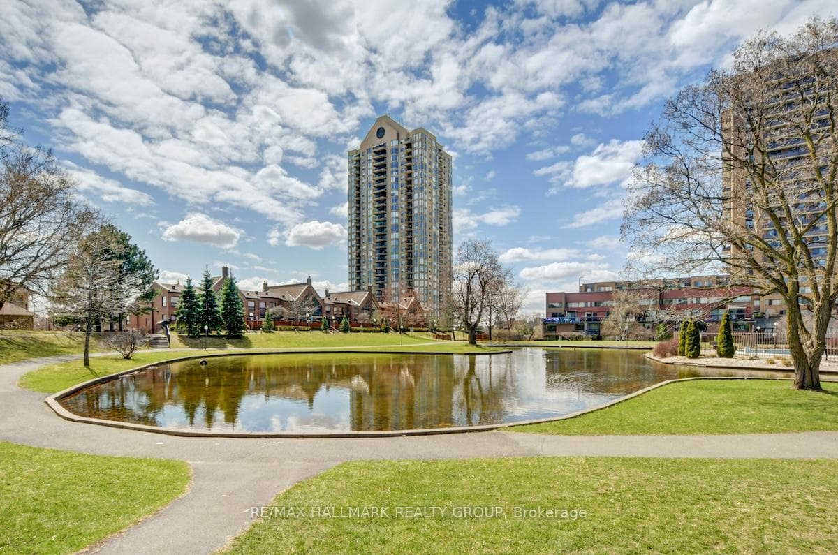 545 St Laurent Boulevard Unit 1703 photo 41