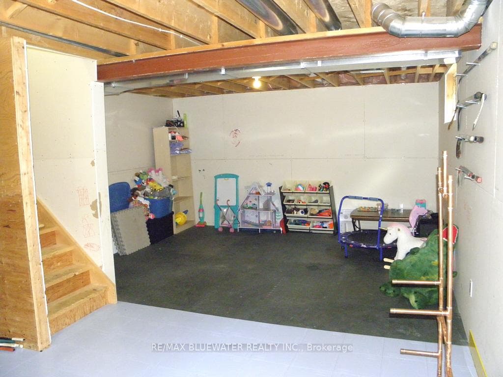 95 Deborah Drive photo 26