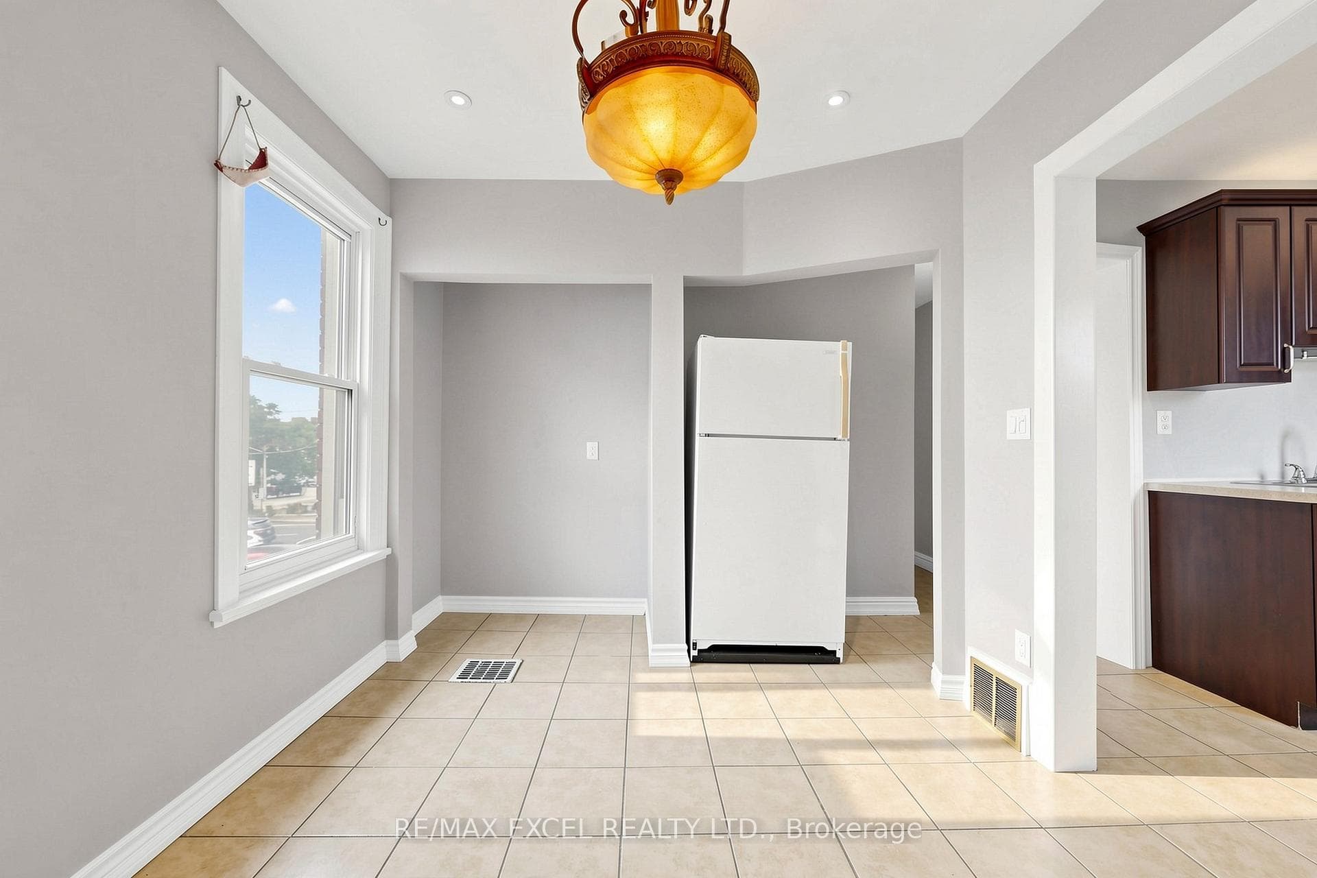 259 Victoria Avenue Unit Upper photo 12