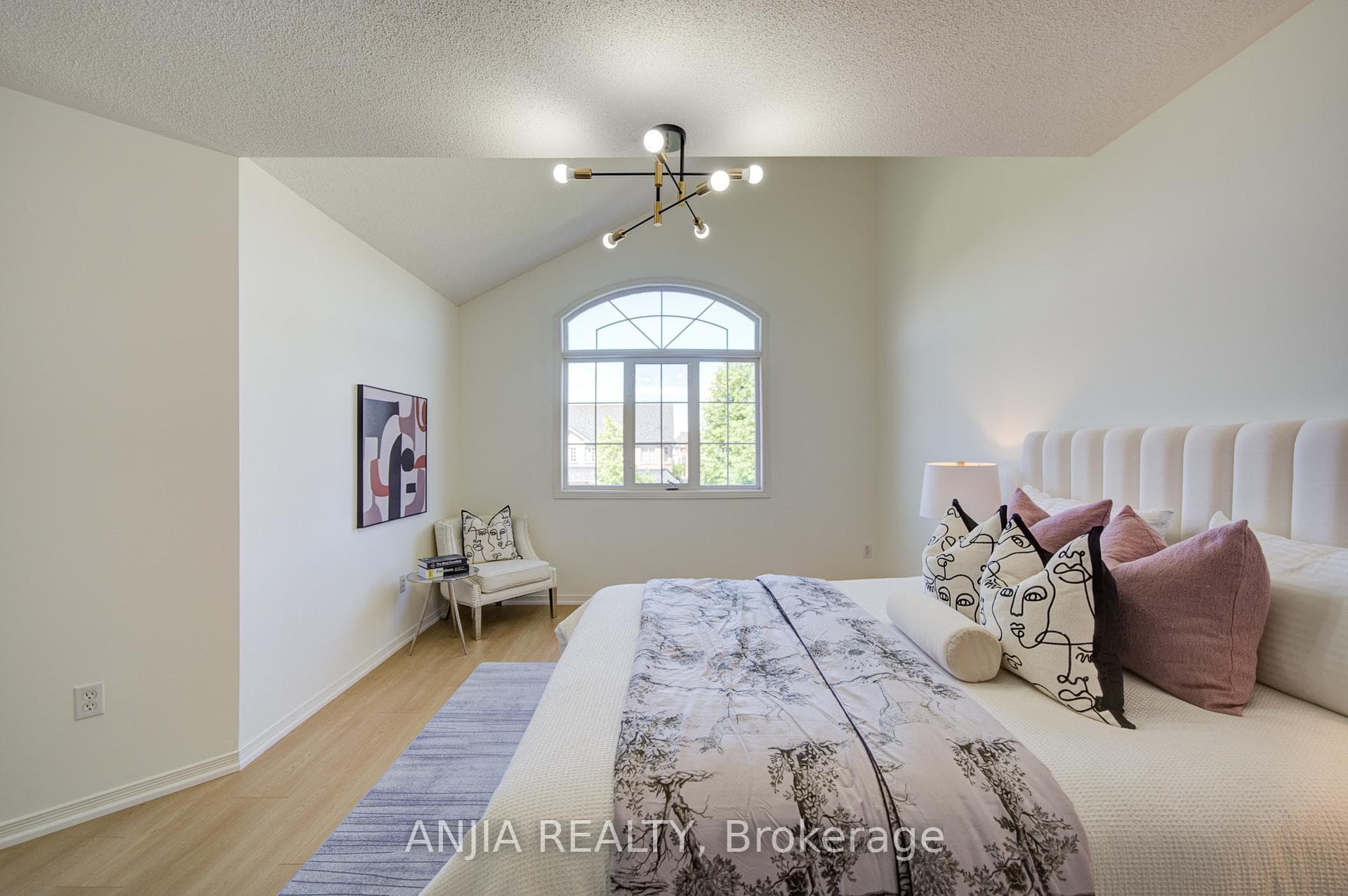 281 Mingay Avenue photo 32