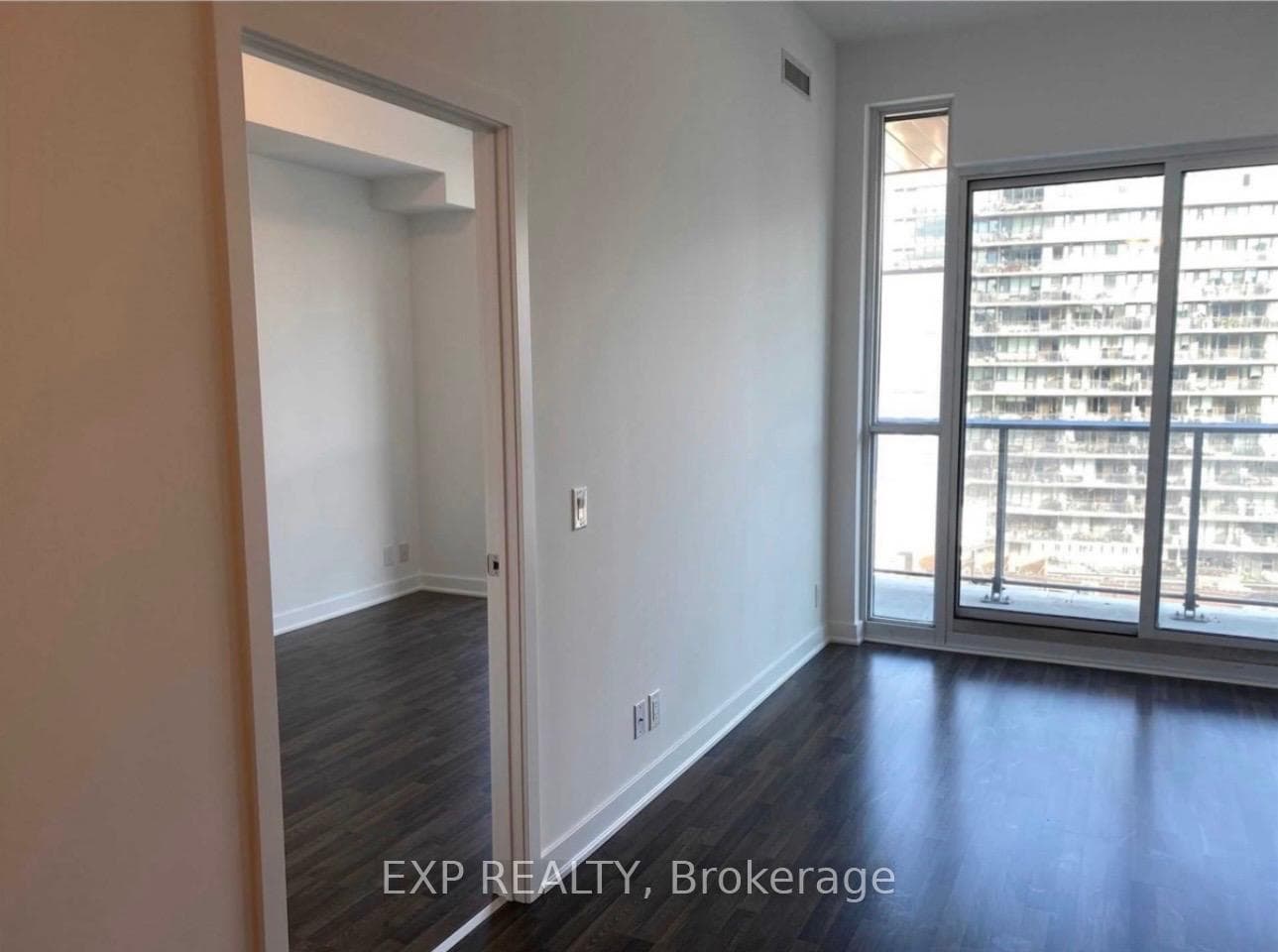 120 Parliament Street Unit #811 photo 4