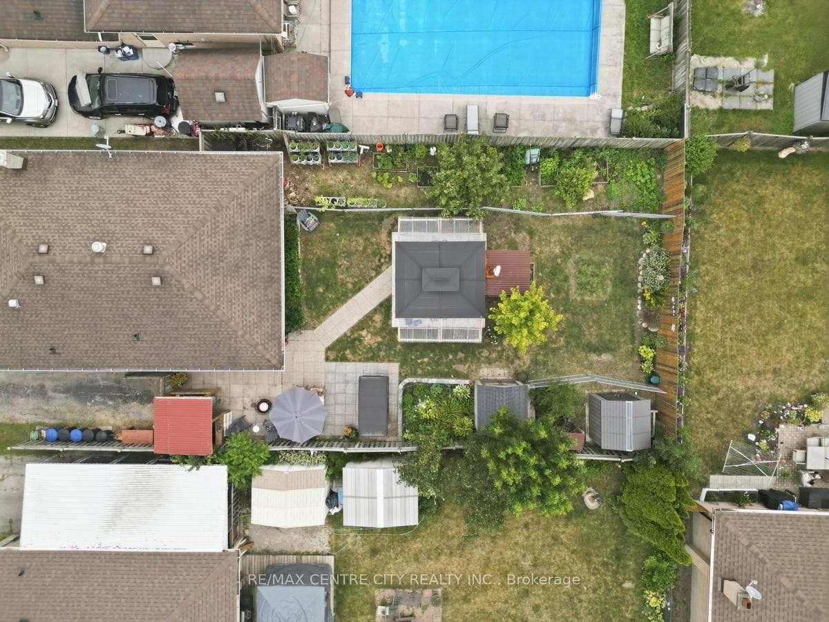 1199 Jalna Boulevard photo 42