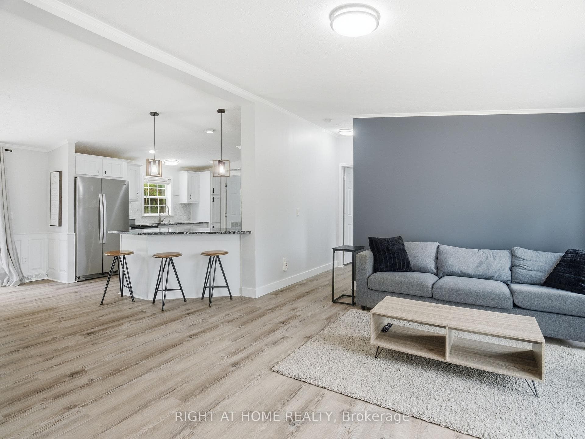 8168 Laidlaw Avenue photo 19