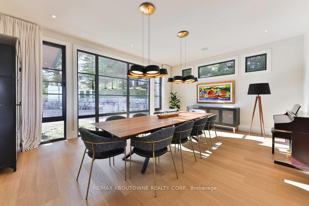 6583 Twiss Road photo 7