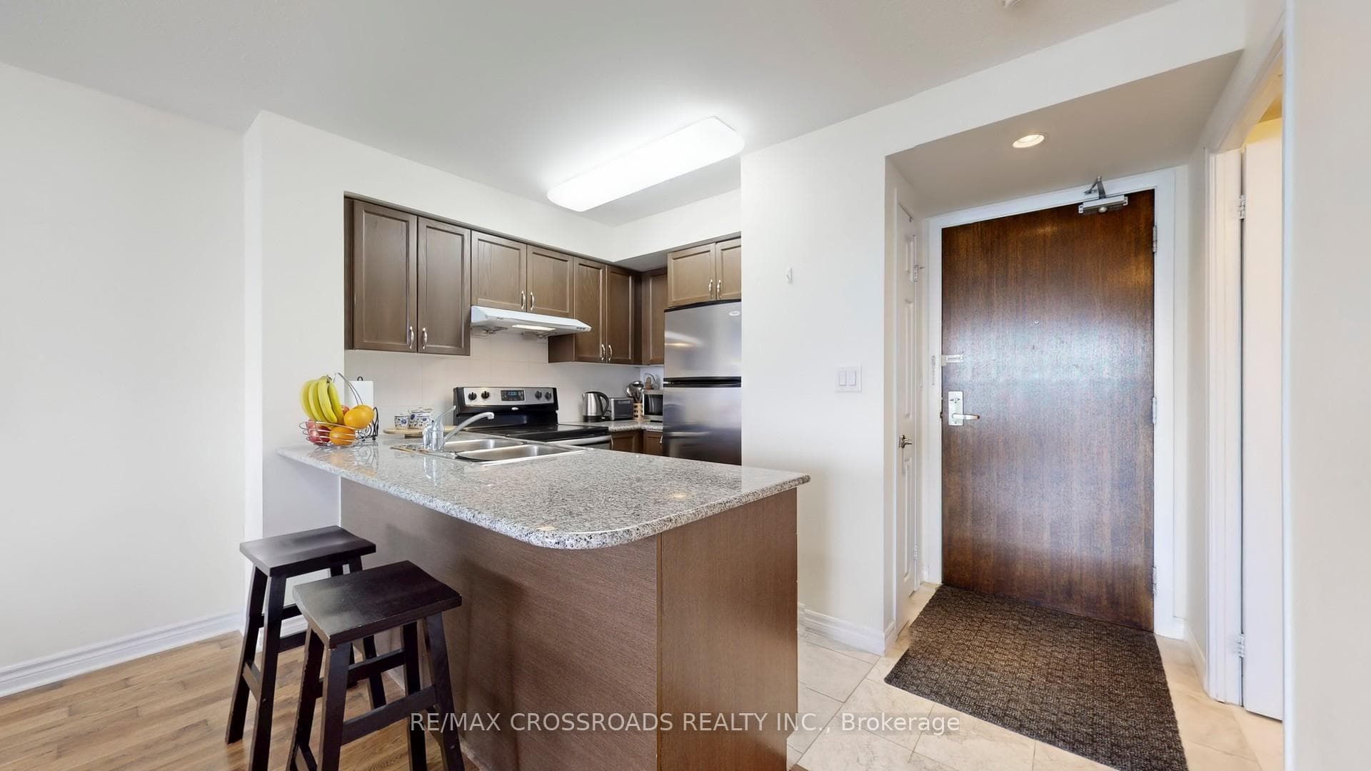 35 Hollywood Avenue Unit 702 photo 16