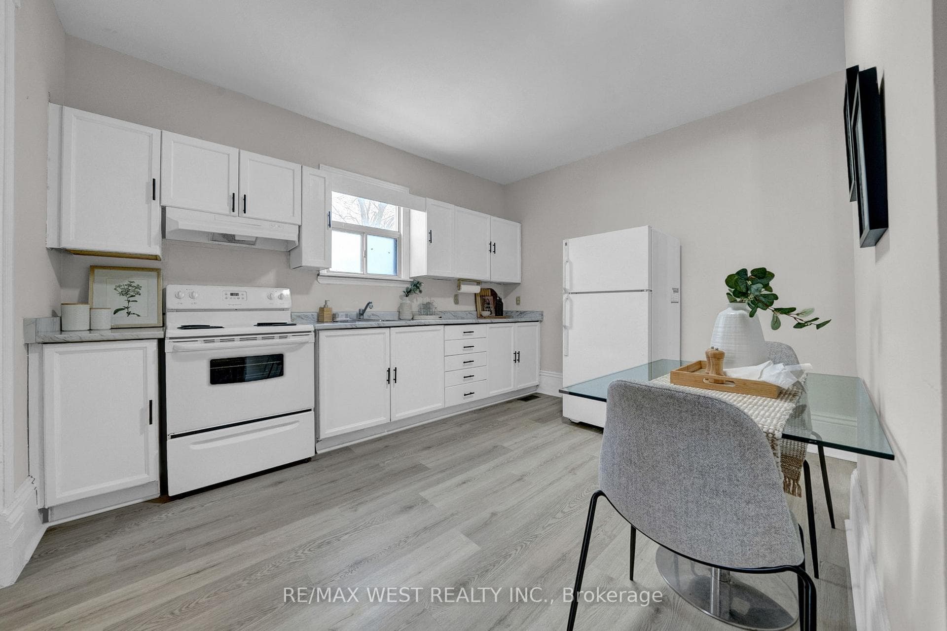 164 Albert Street photo 10
