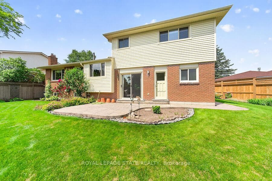 7 Elizabeth Court photo 37