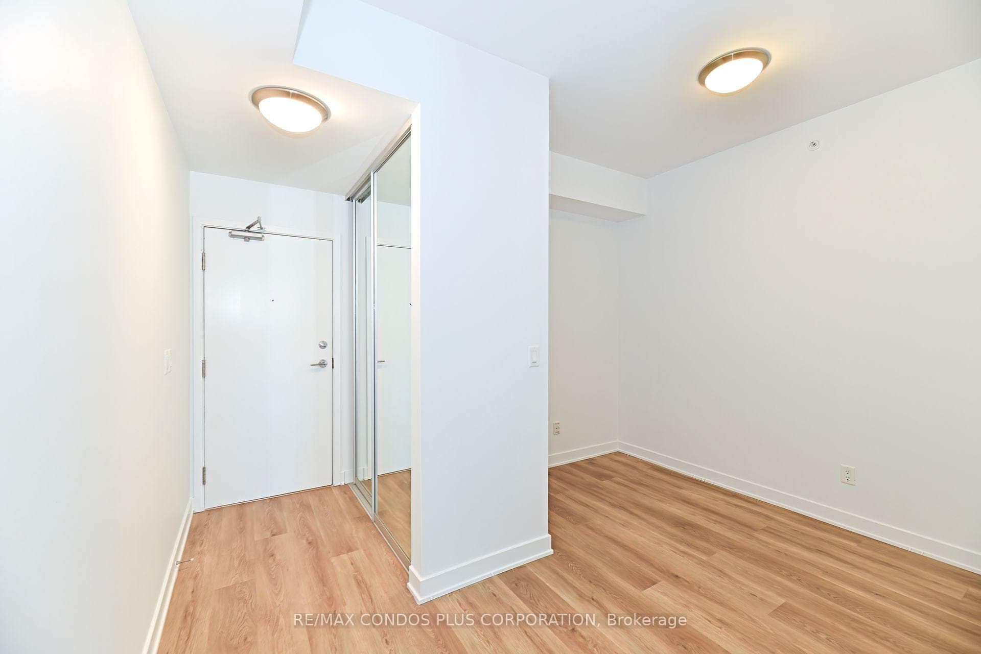 32 Camden Street Unit # 605 photo 2