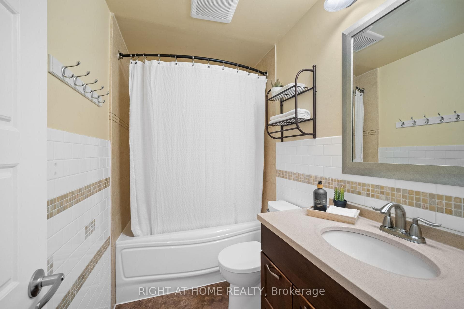 336 Woodfield Drive photo 27