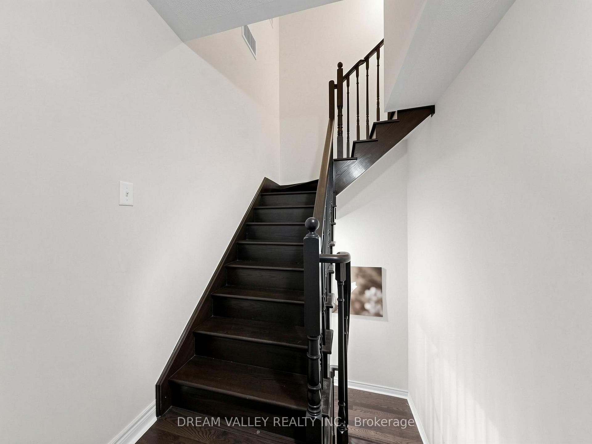 8 Zezel Way photo 14