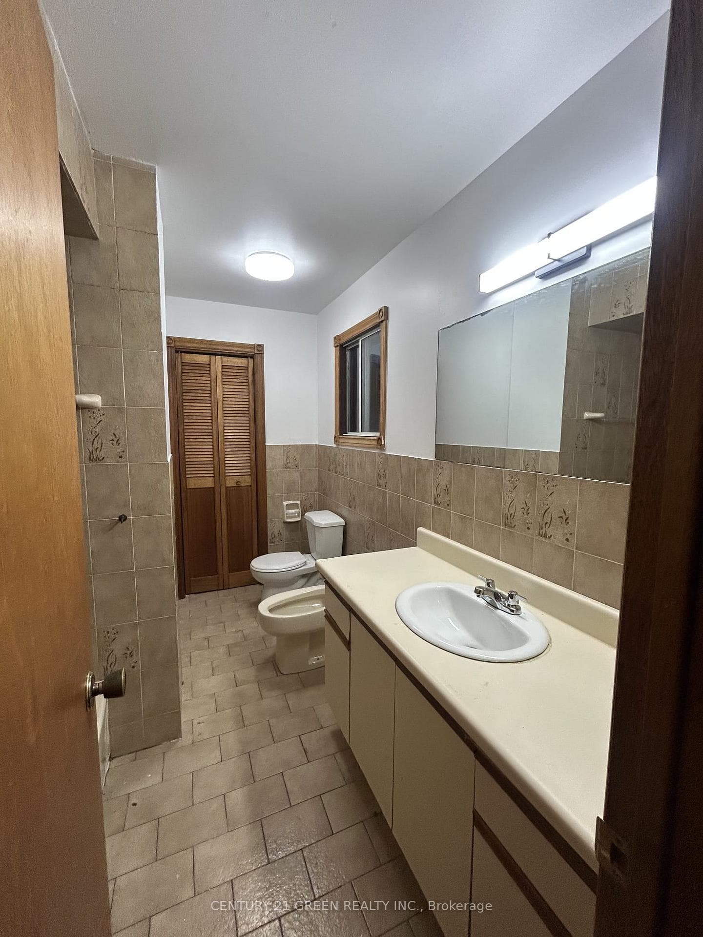 719 Keates Avenue Unit Main photo 15