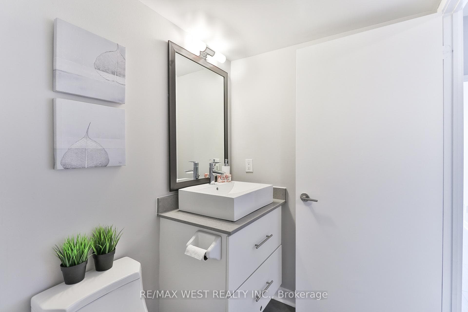 1171 Queen Street Unit 1801 photo 12