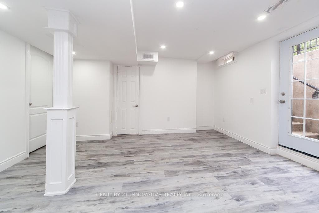 53 Alden Square photo 18