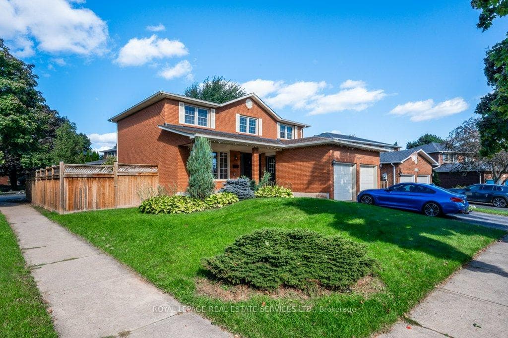 4+2 Bedroom Executive in Desirable Falgarwood!