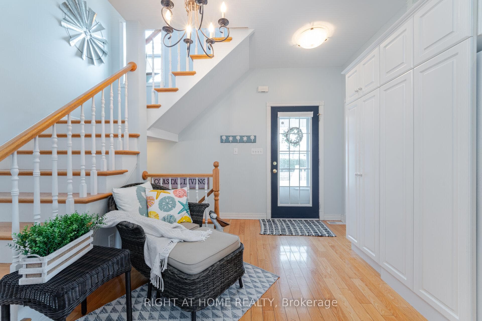 37 Newport Beach Boulevard photo 4