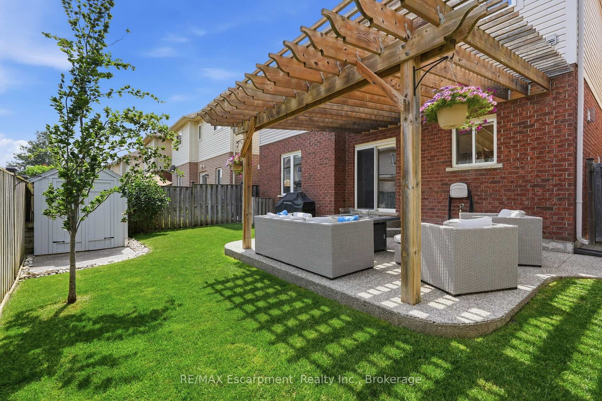 5216 Garland Crescent photo 42