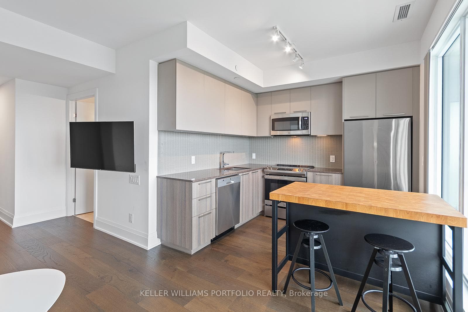 20 Brin Drive Unit 809 photo 8