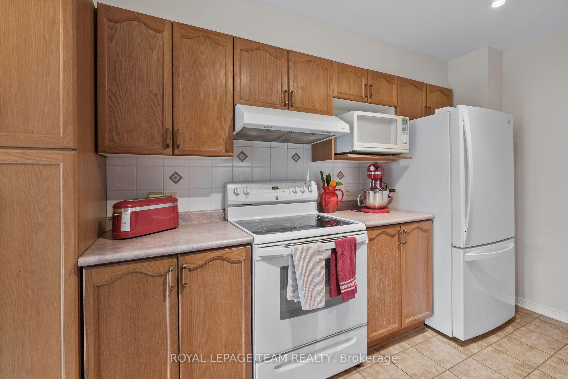 70 College Circle photo 22