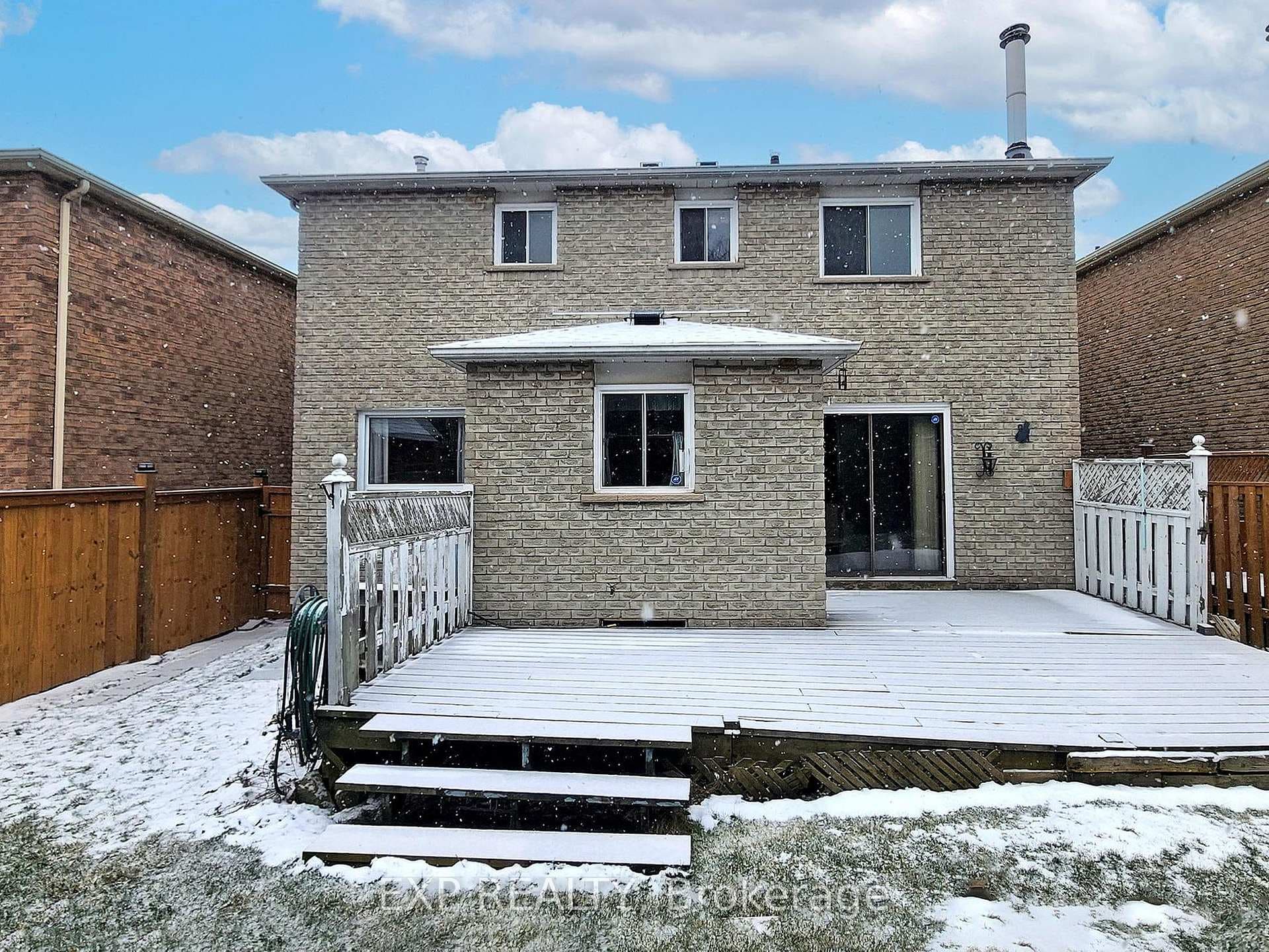 49 Gurr Crescent photo 40
