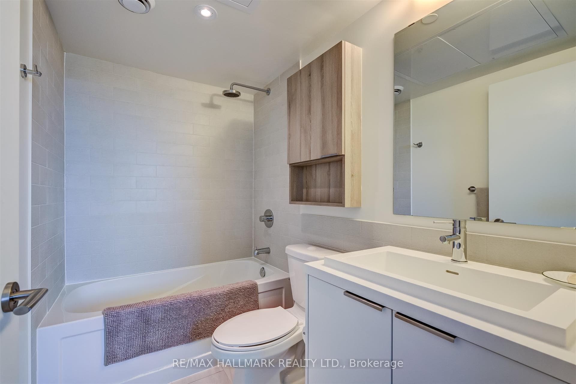 6 Sonic Way Unit N2805 photo 18