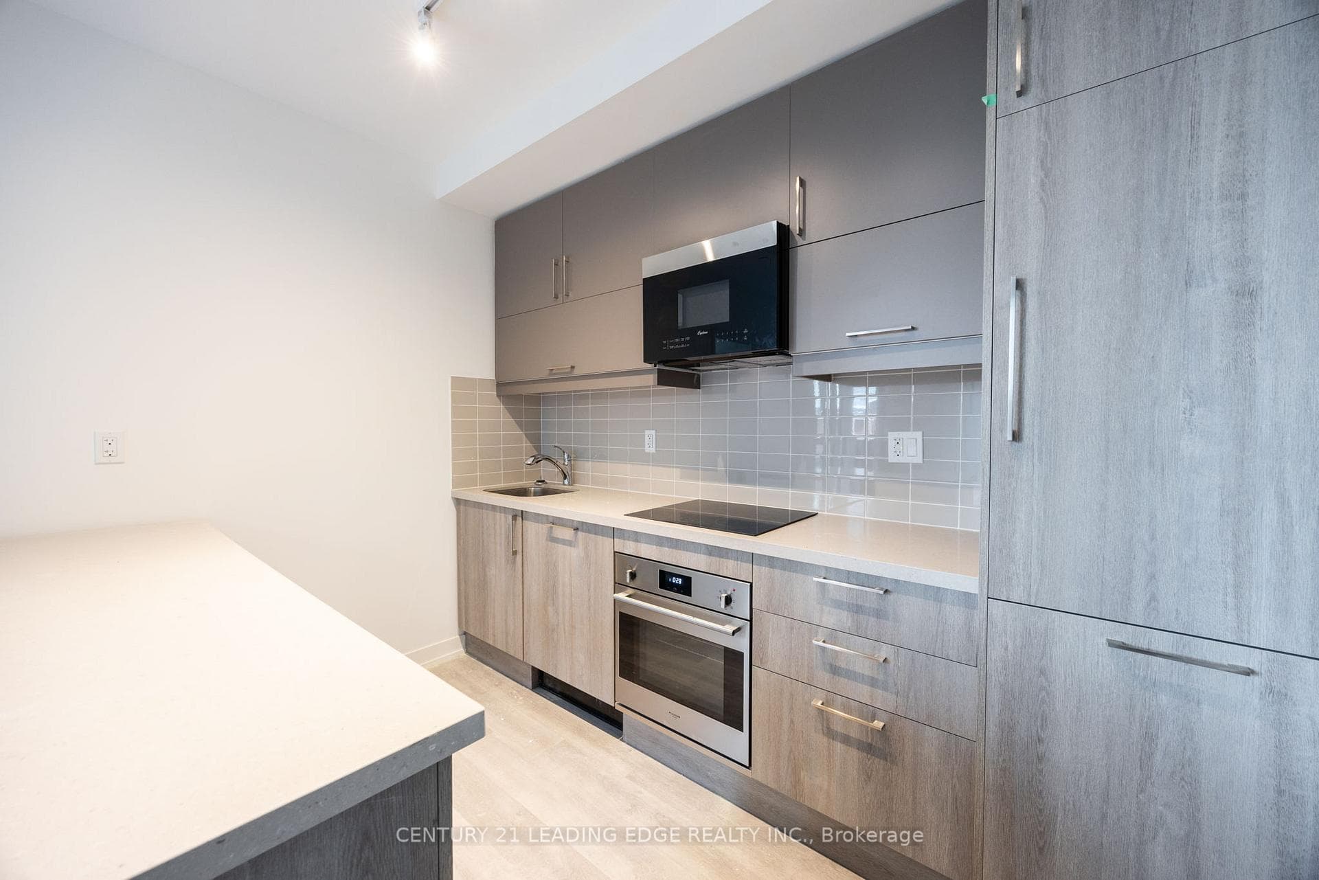 38 Simcoe Promenade Unit 922 photo 5