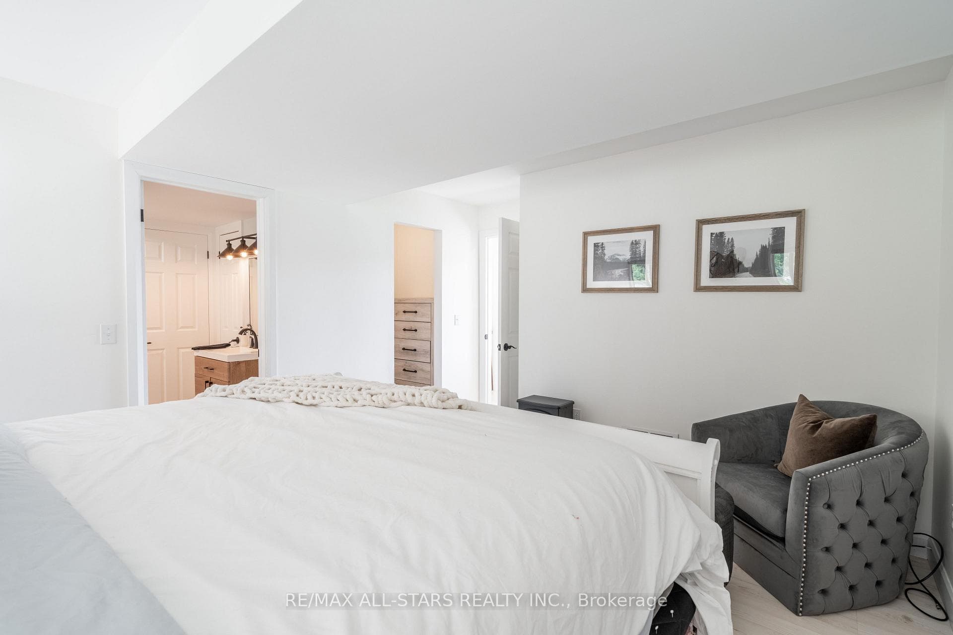 443 Kennedy Drive photo 11
