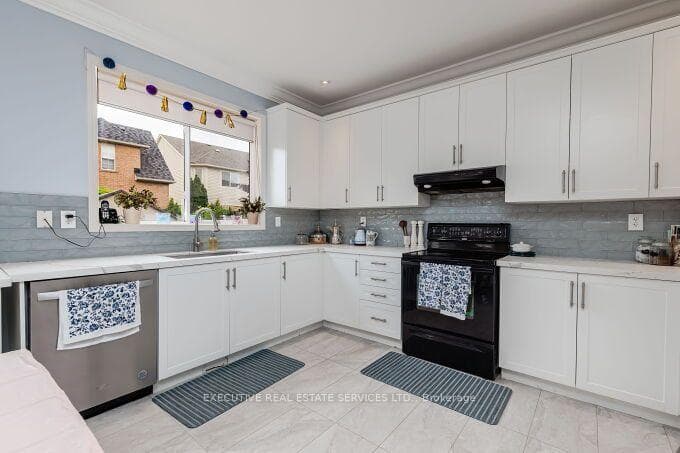 1129 Meighen Way photo 23