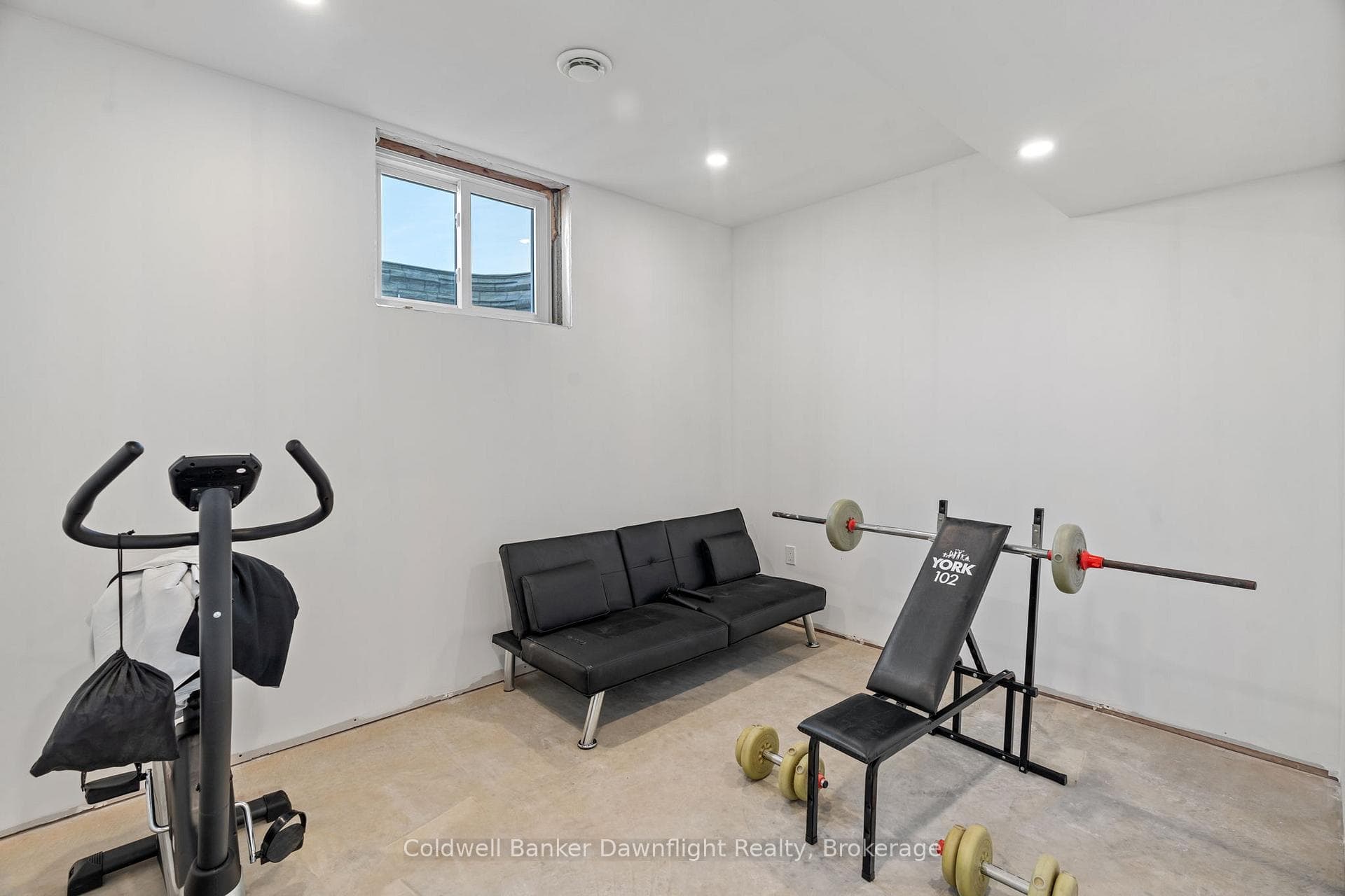 714 Gloria Street photo 36