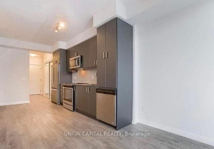 7895 Jane Street Unit 1518 photo 9
