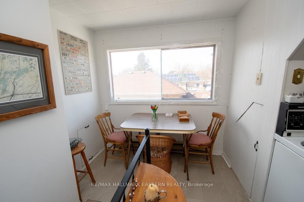 544 Charlotte Street photo 35