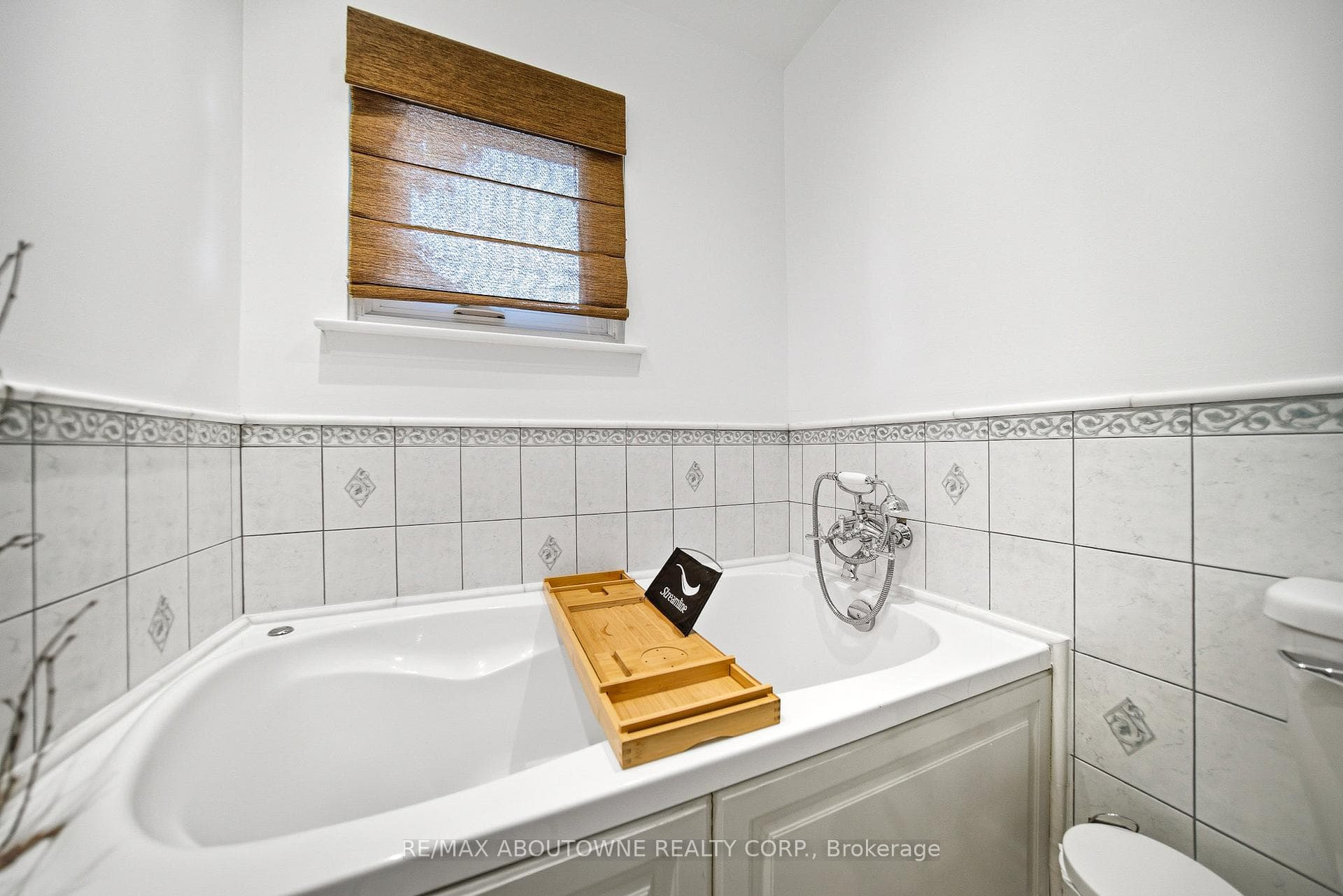 2306 Devon Road photo 23