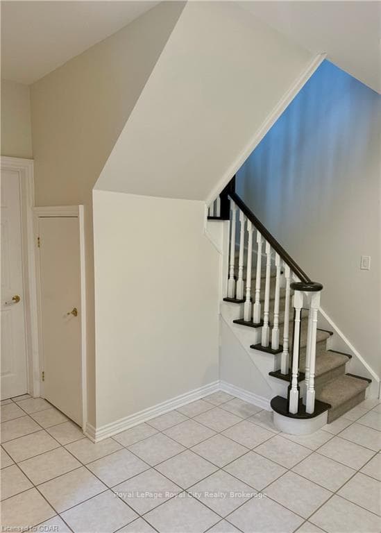 25 MANOR PARK Crescent Unit 9 photo 5