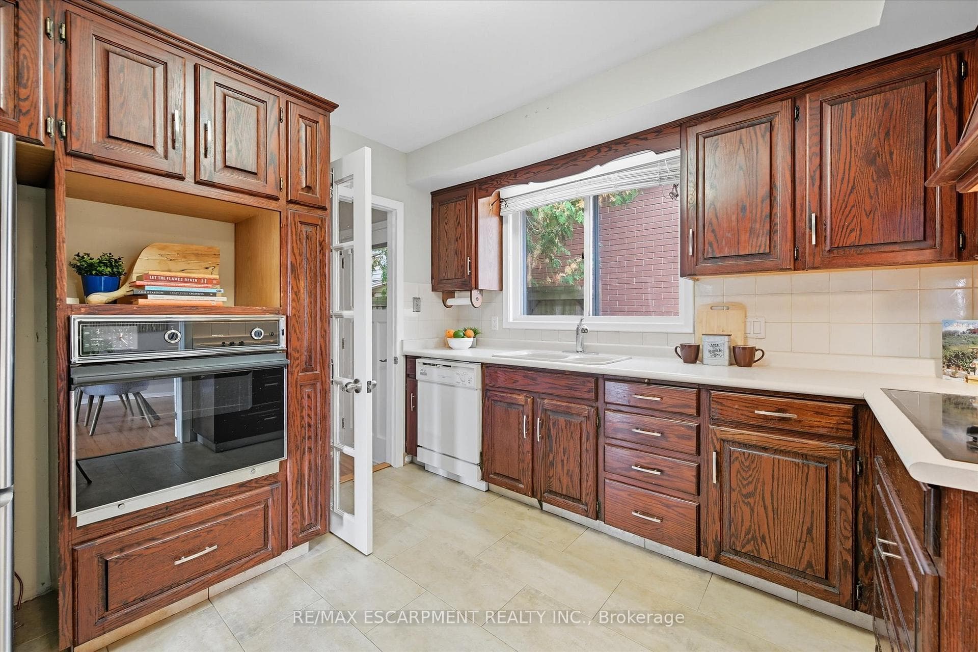 966 UPPER SHERMAN Avenue photo 13