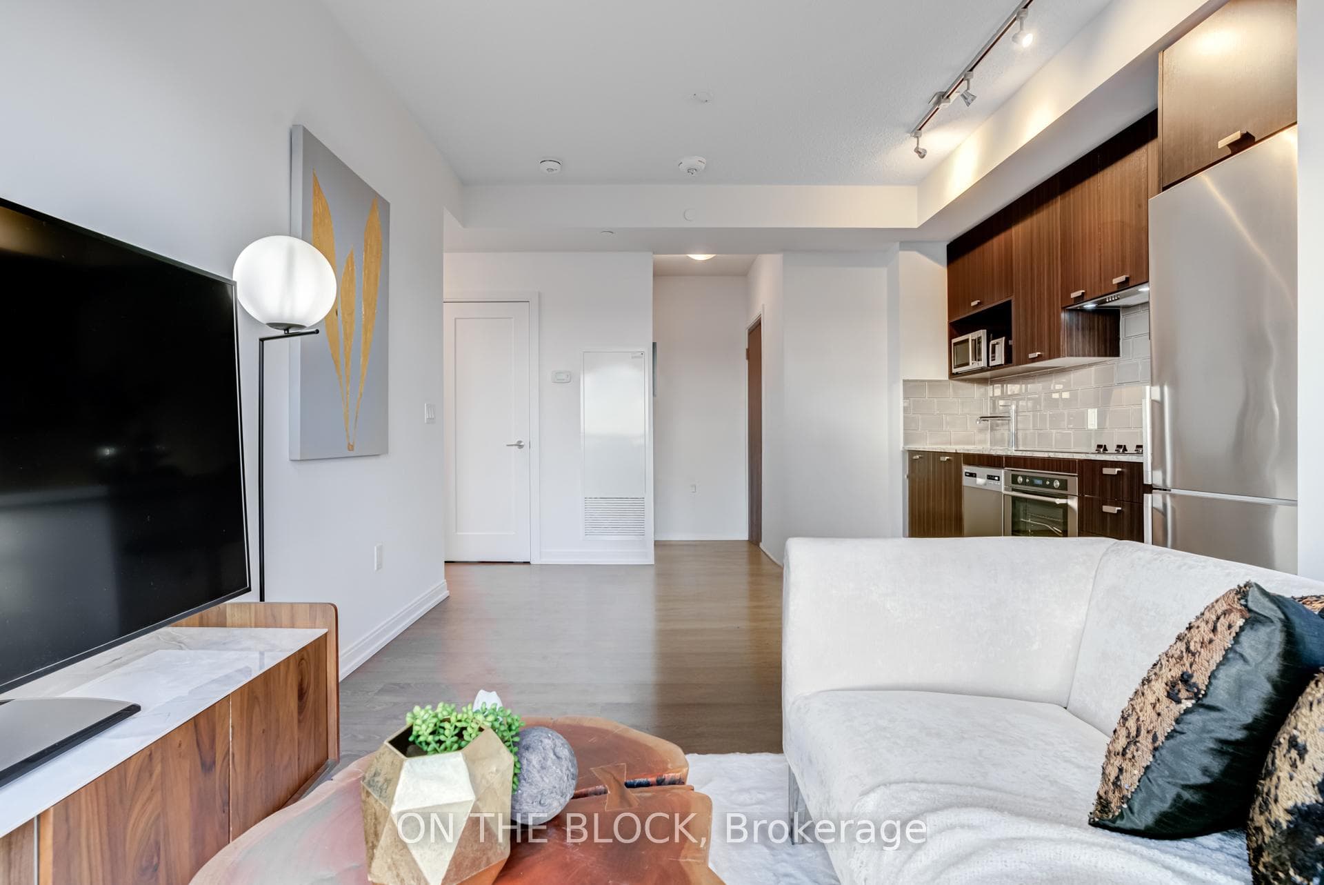 275 Village Green Square Unit 2922 photo 8