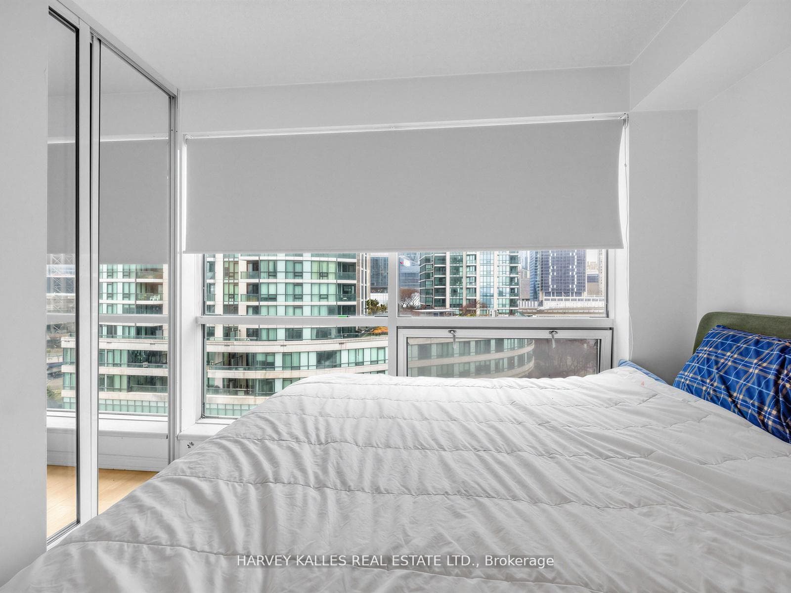 10 Yonge Street Unit 705 photo 23