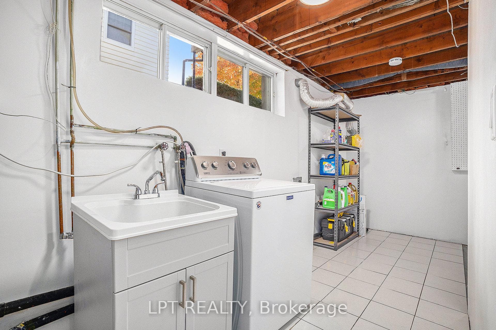 1517 Caverley Street photo 27