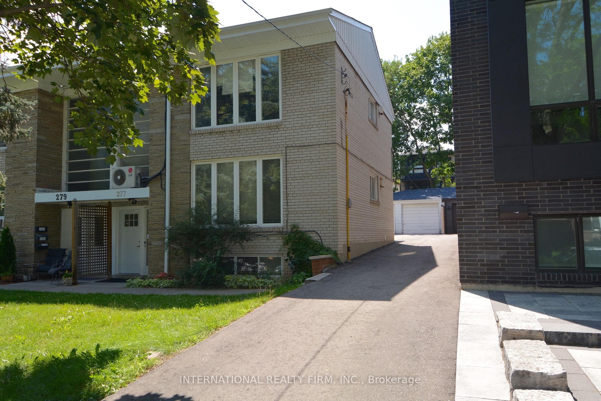 277 Glenforest Road Unit Upper photo 1