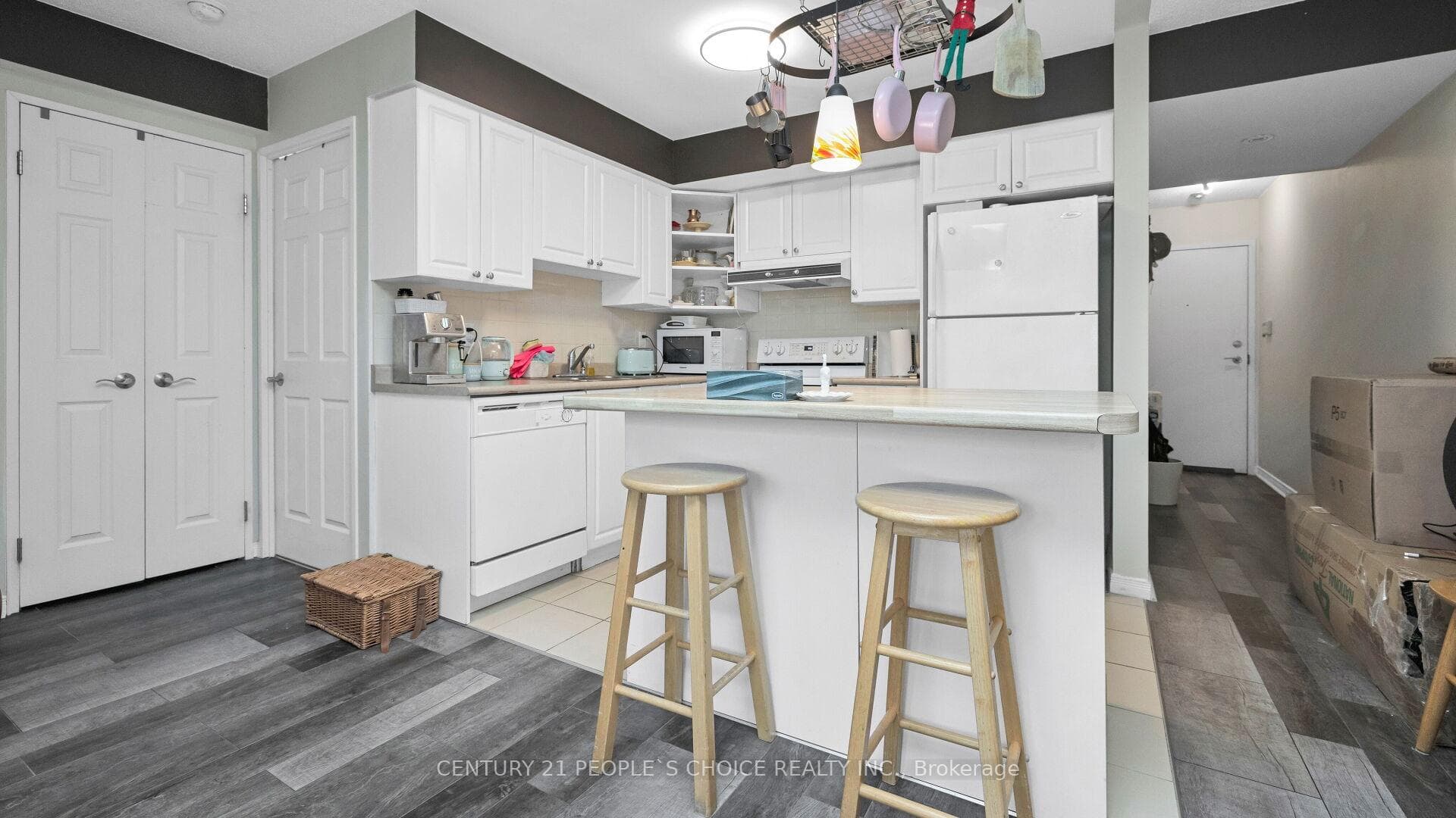 230 King Street Unit 1420 photo 8