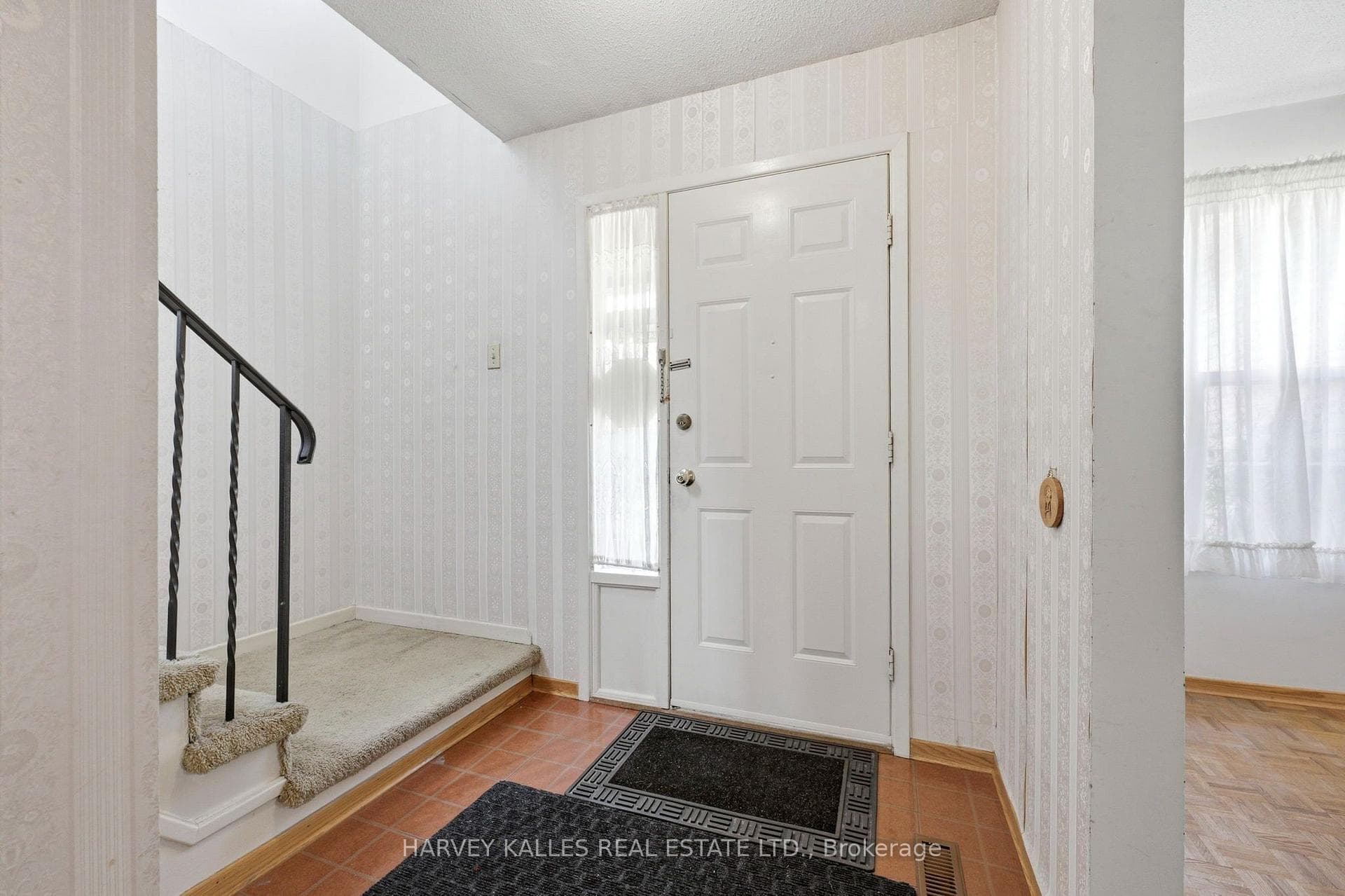 39 Newington Crescent photo 6