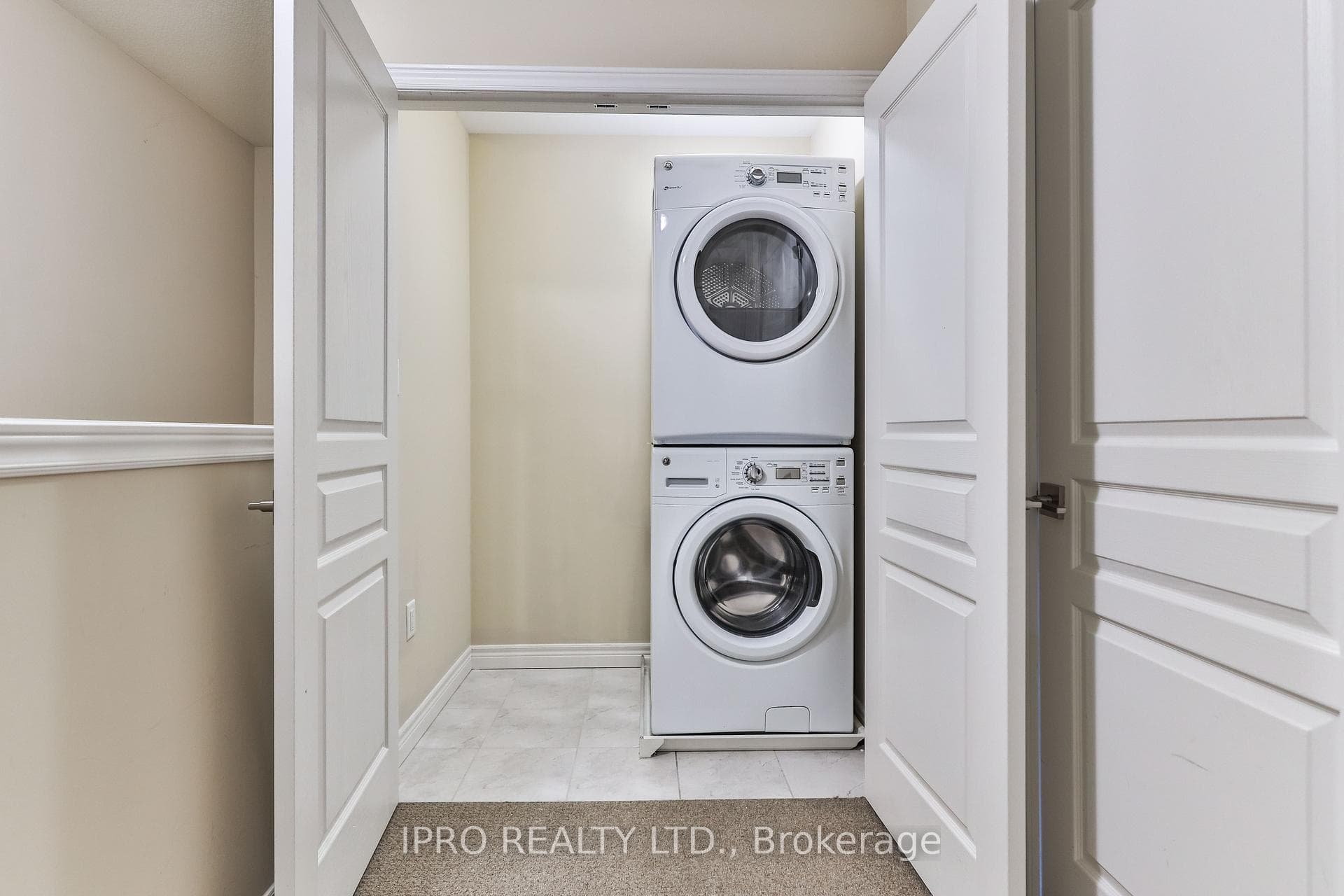 2 Egleston Lane photo 20