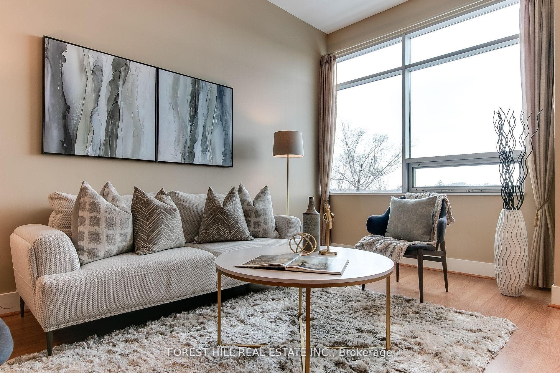 562 Eglinton Avenue Unit 309 photo 4