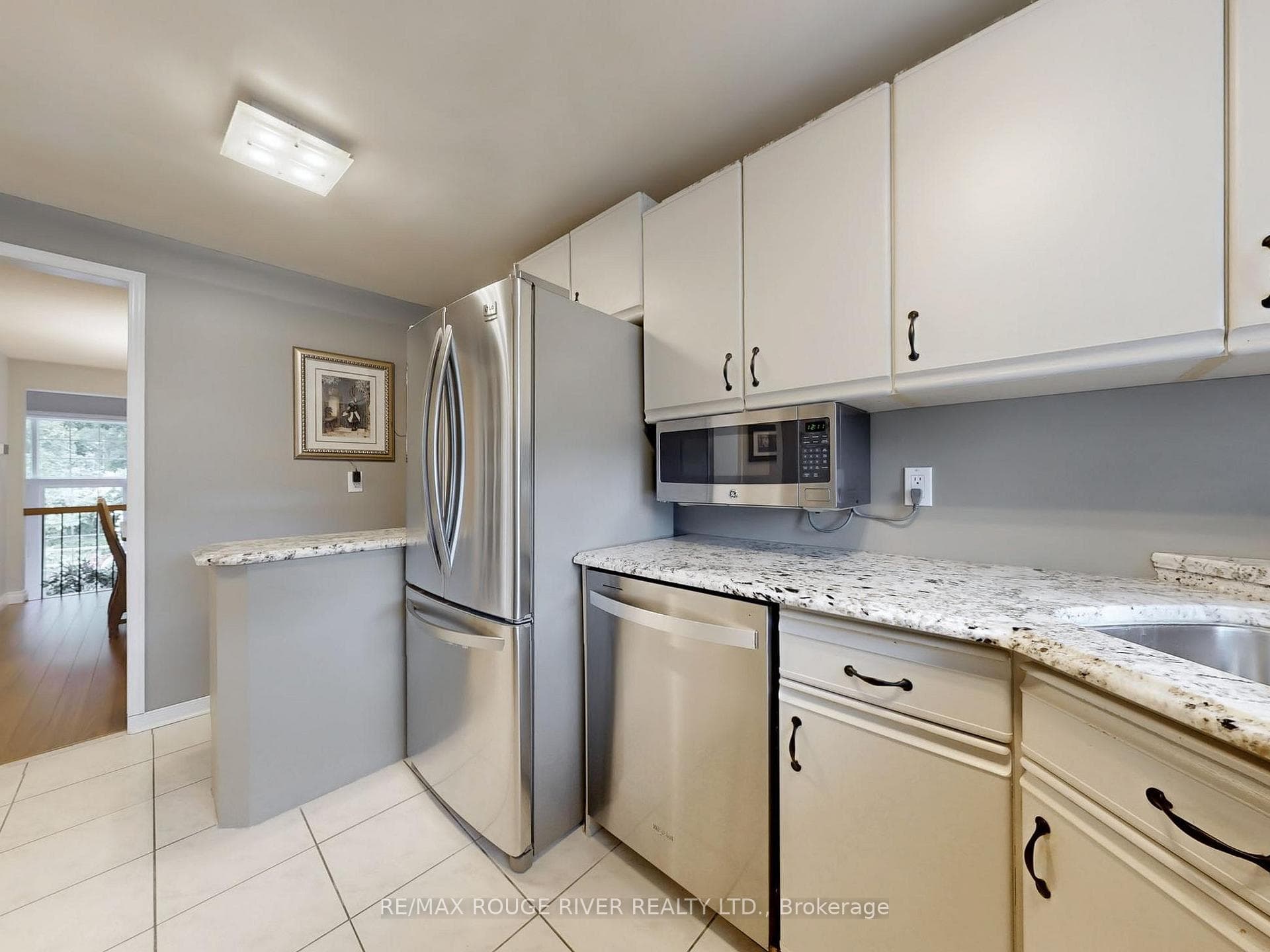 1763 Listowell Crescent photo 15