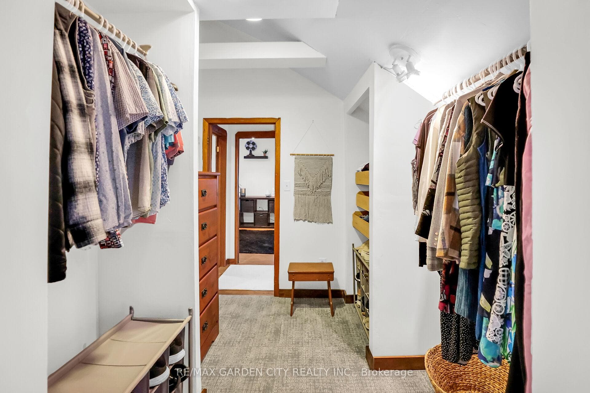10 Maple Avenue photo 18