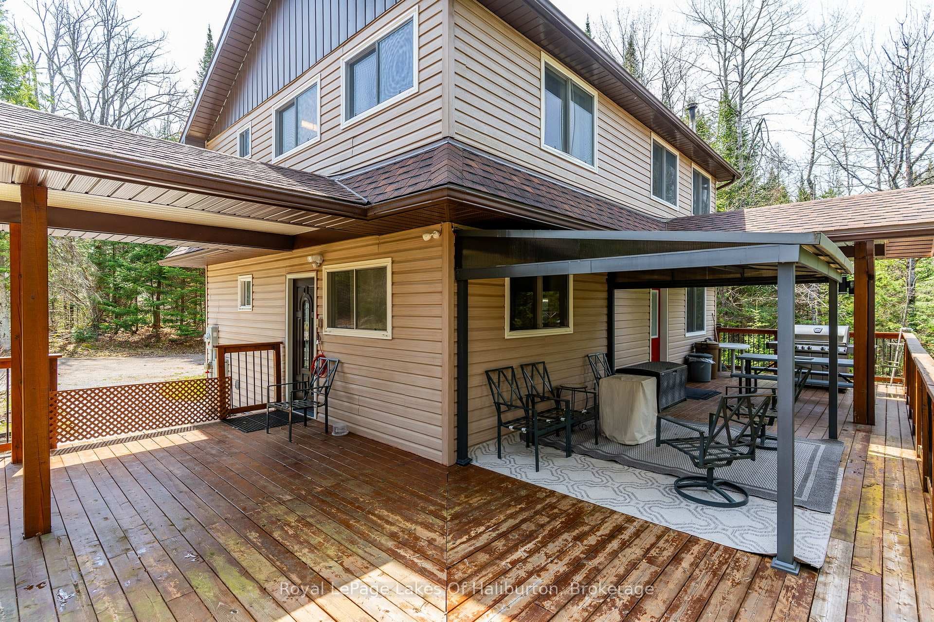 1033 Bayberry Lane photo 7