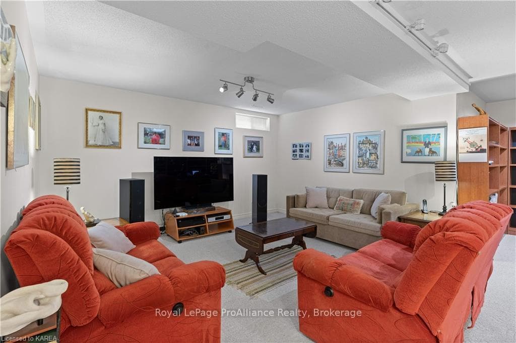 25 KENWOODS Circle photo 24