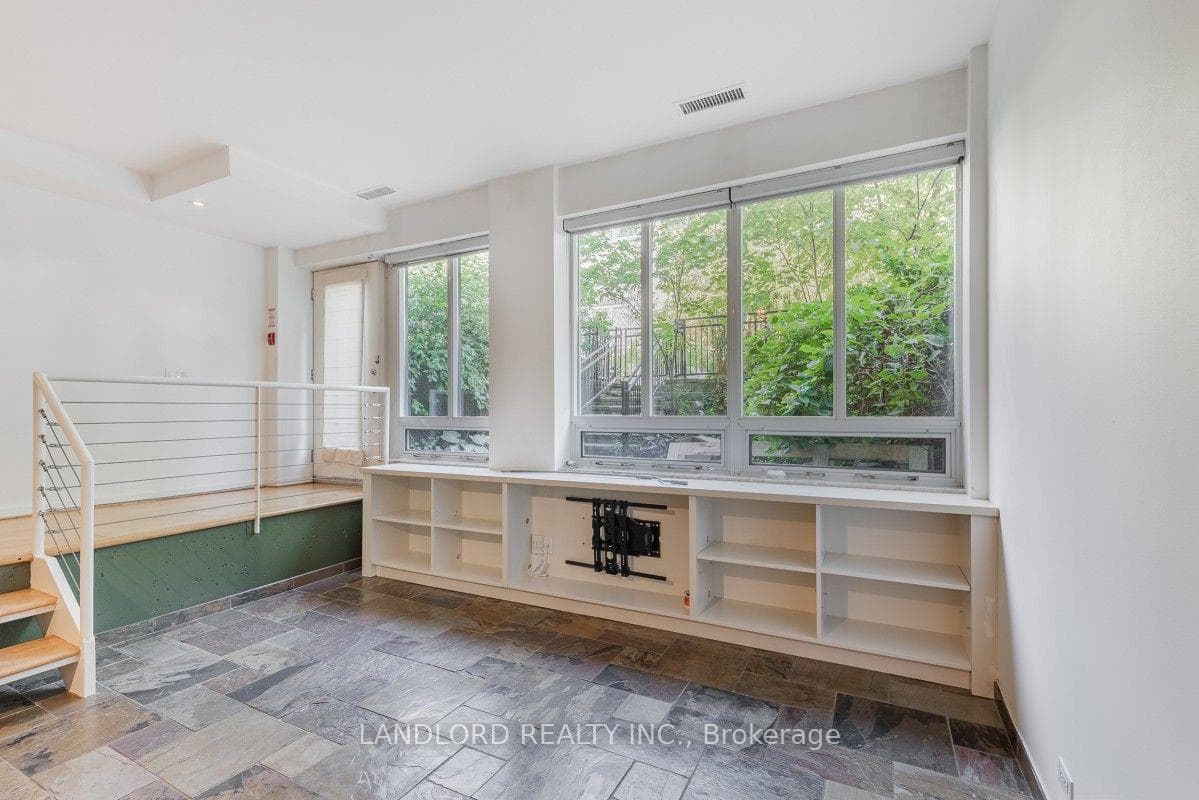 33 Price Street Unit 3 photo 14
