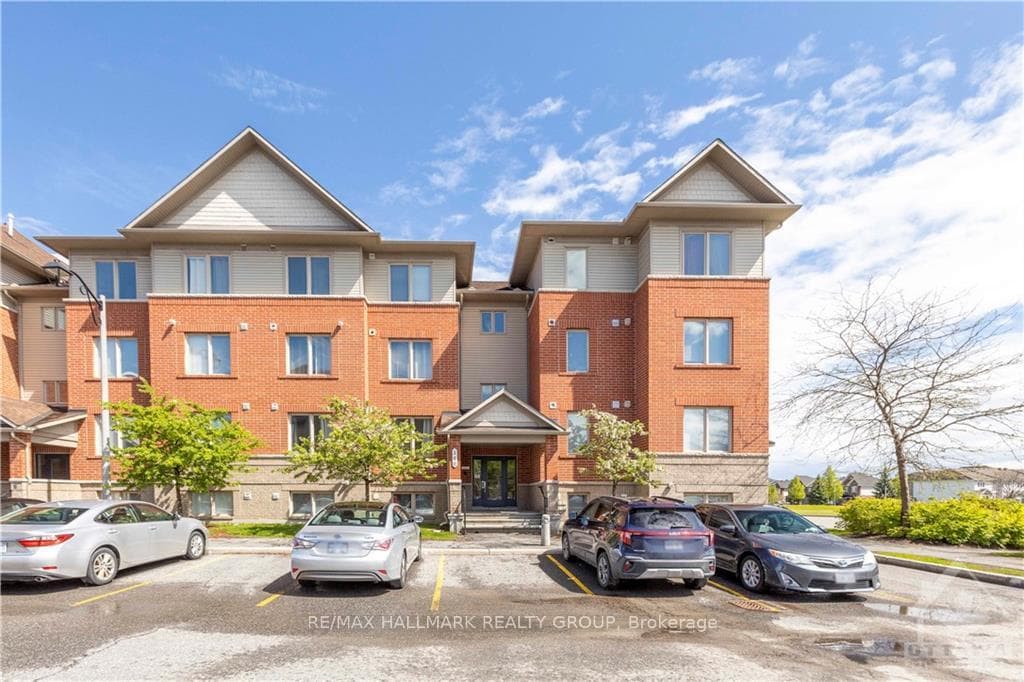 540 STONEFIELD Unit 1 photo 1